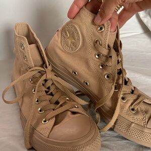 Rare Like New Nude/Tan with Gold Detail Converse High Tops !